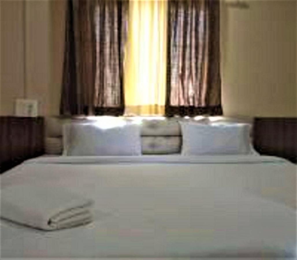 Hotel Krishna Exotica Ахмаднагар Екстериор снимка